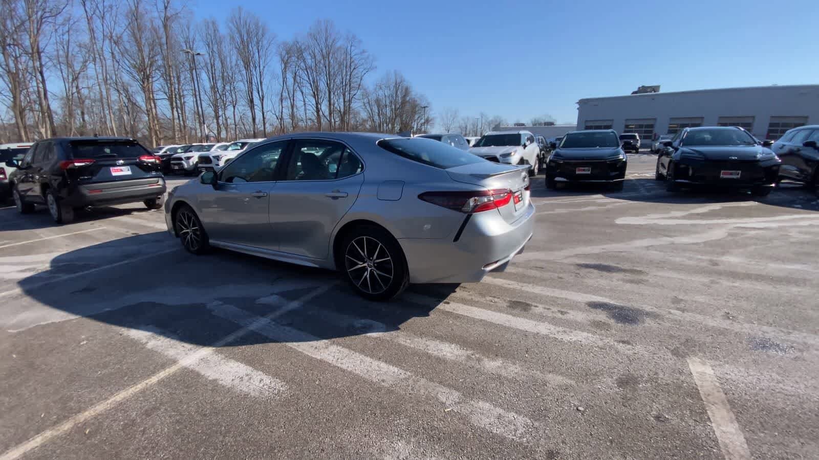 Thumbnail: 2023 Toyota Camry - 11