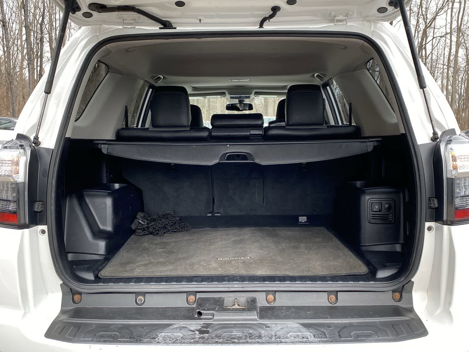 Thumbnail: 2016 Toyota 4Runner - 15