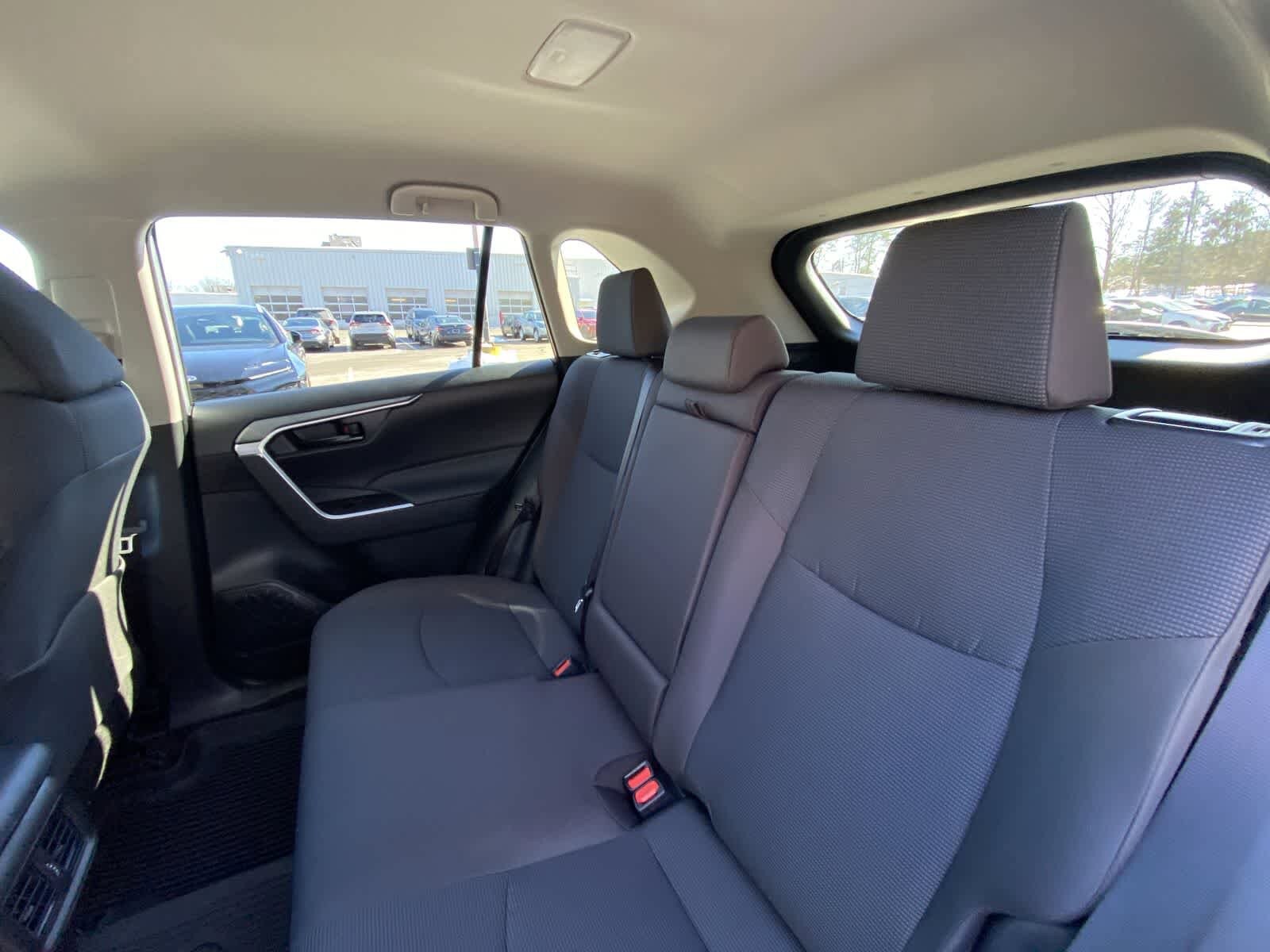 Thumbnail: 2025 Toyota RAV4 - 27