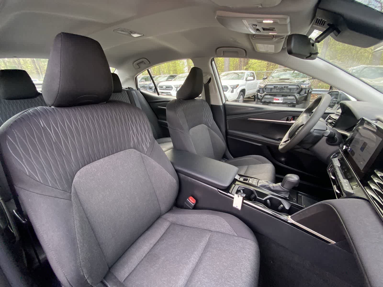 Thumbnail: 2025 Toyota Camry - 25