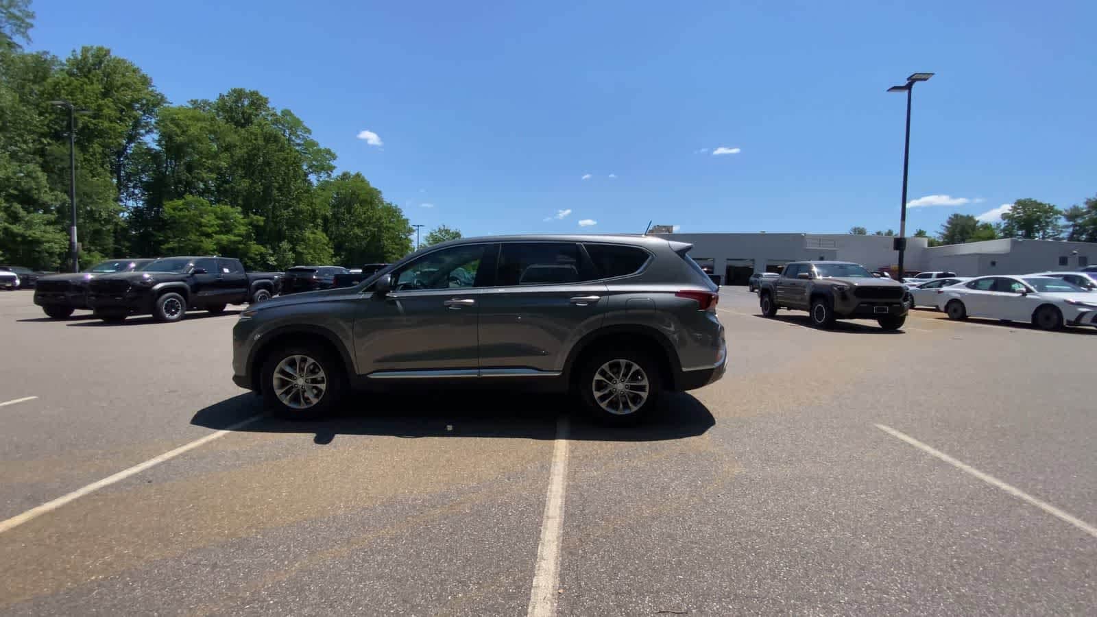 Thumbnail: 2019 Hyundai Santa Fe - 6