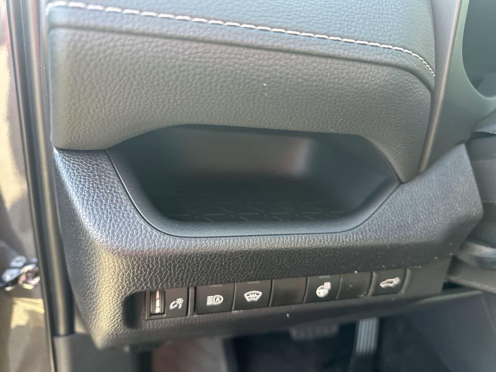 Thumbnail: 2025 Toyota RAV4 - 18