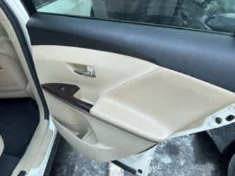 Thumbnail: 2010 Toyota Venza - 4