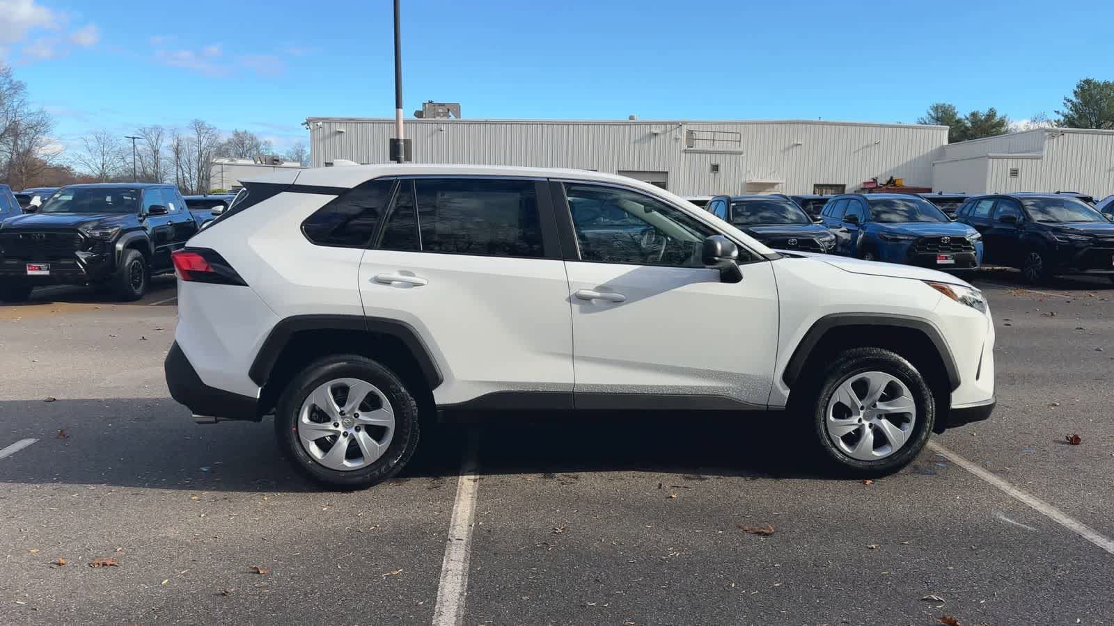 Thumbnail: 2025 Toyota RAV4 - 18