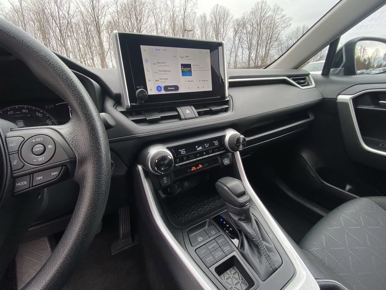 Thumbnail: 2025 Toyota RAV4 - 25