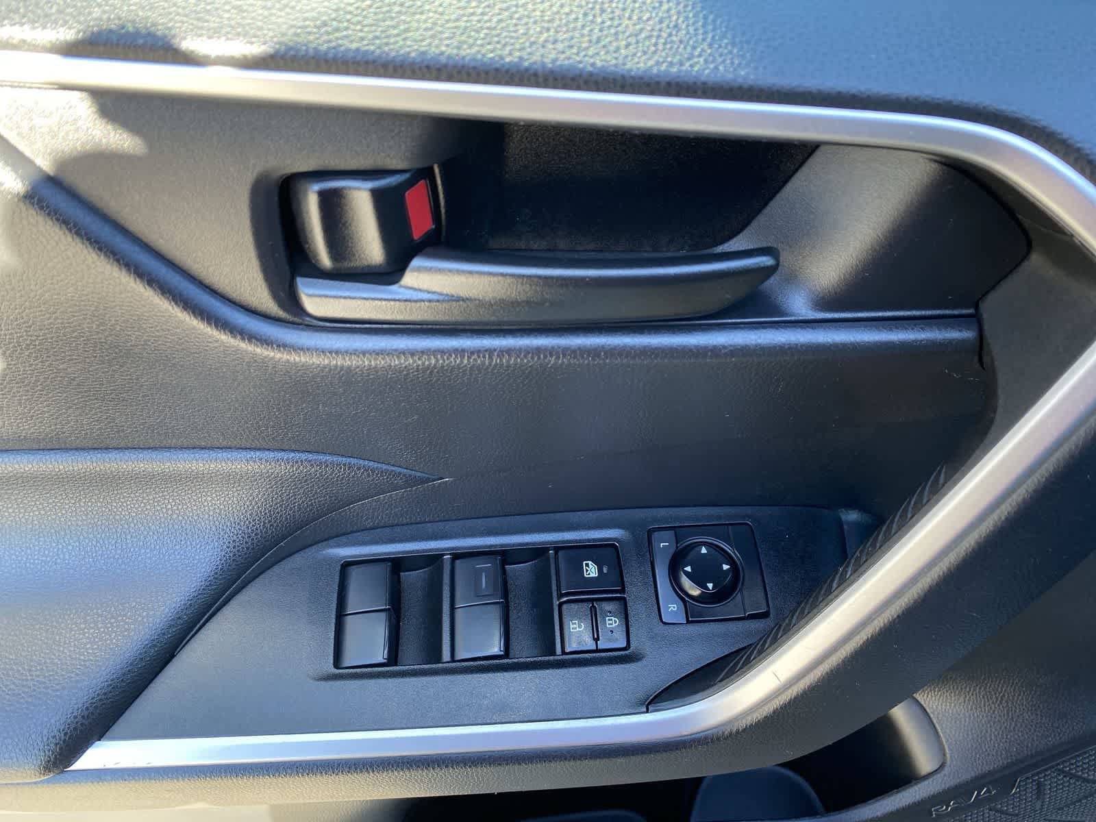 Thumbnail: 2023 Toyota RAV4 - 23