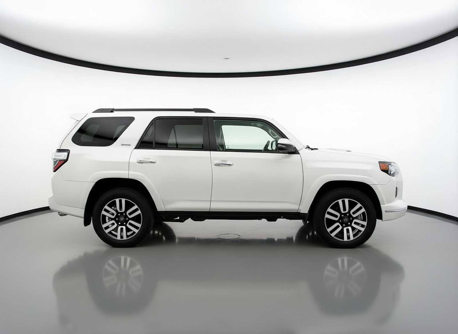 Thumbnail: 2022 Toyota 4Runner - 3