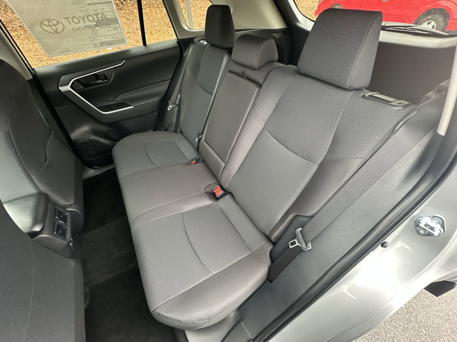 Thumbnail: 2025 Toyota RAV4 - 31