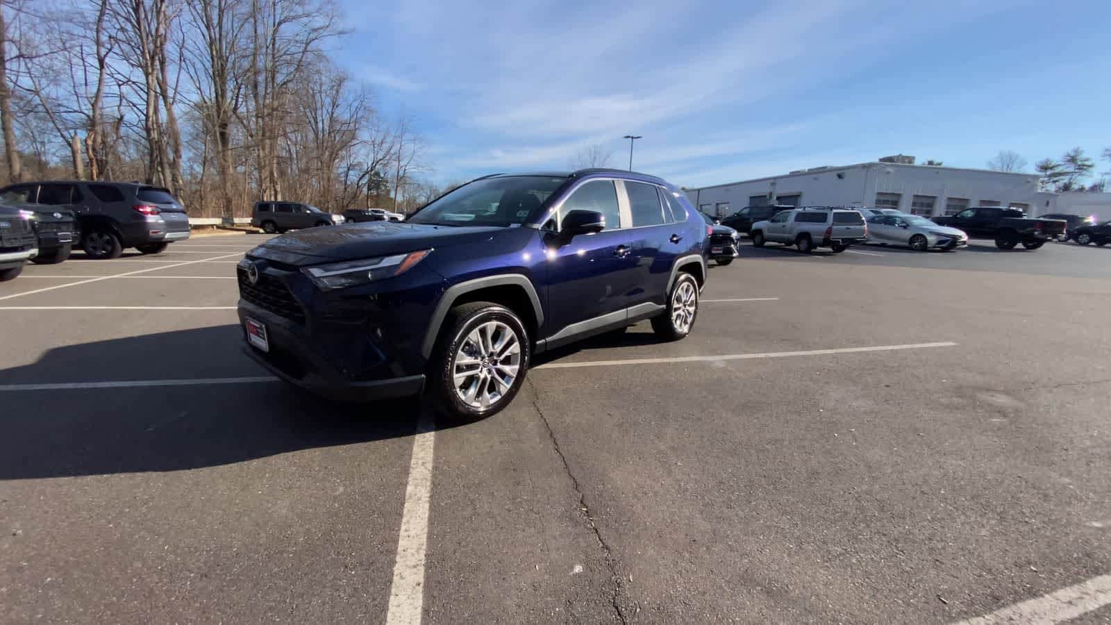 Thumbnail: 2025 Toyota RAV4 - 8