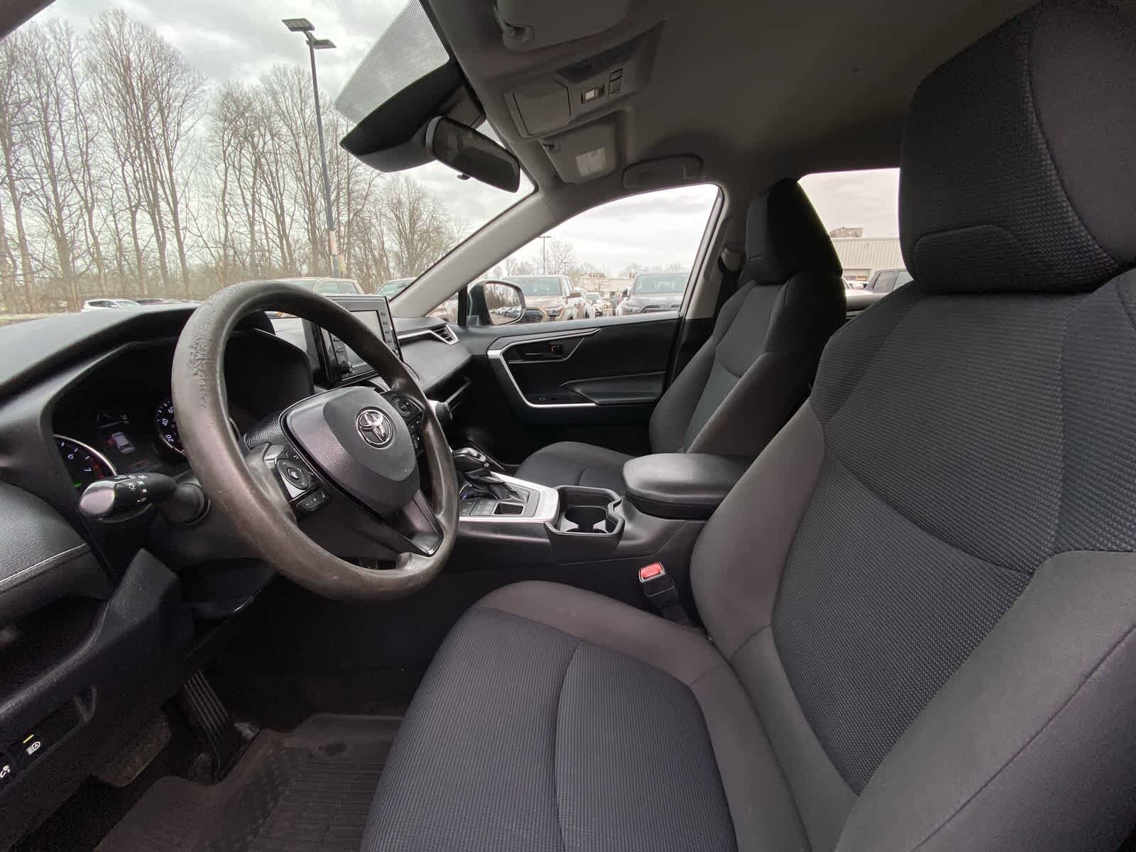 Thumbnail: 2021 Toyota RAV4 - 23