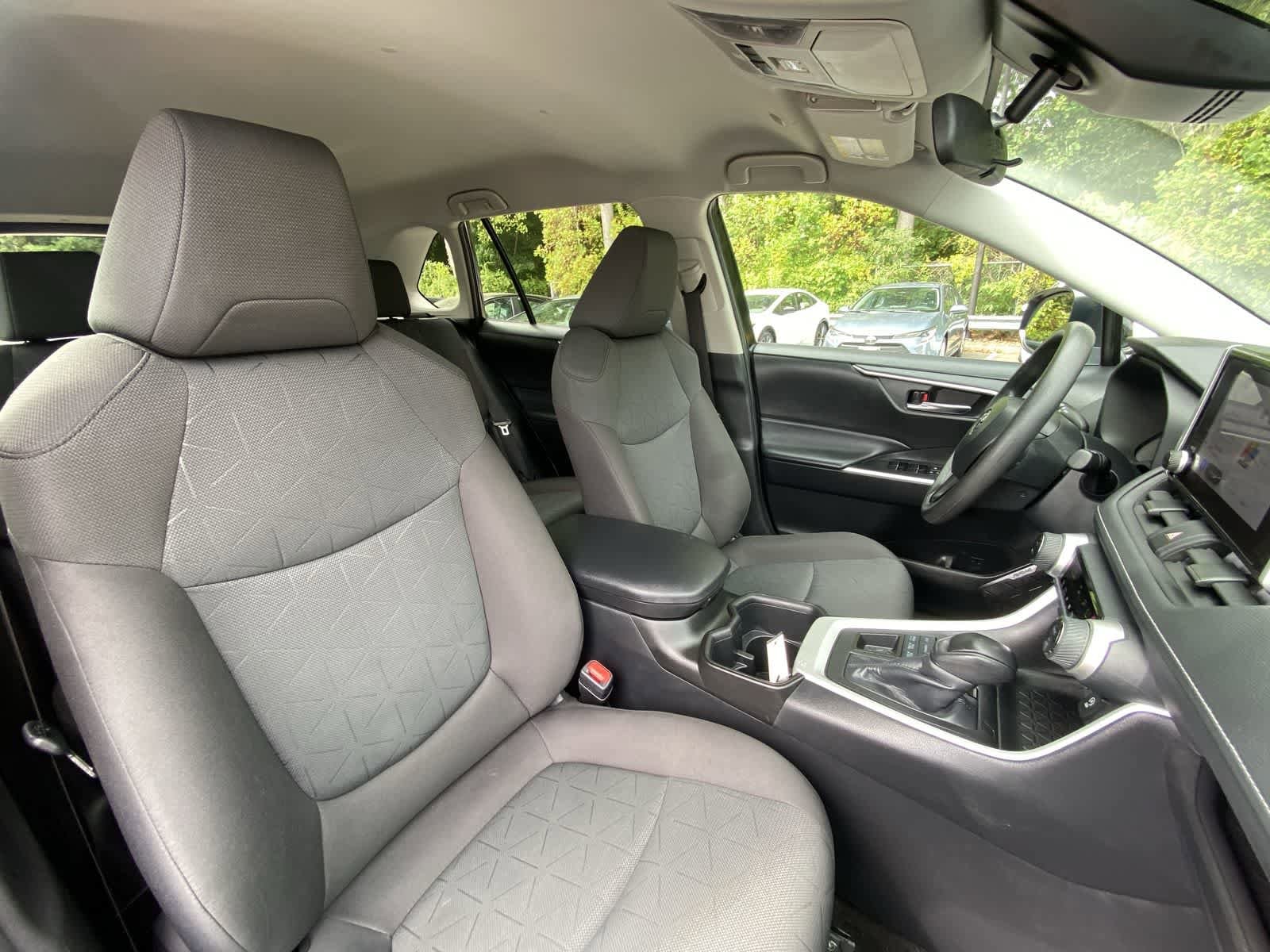 Thumbnail: 2024 Toyota RAV4 - 21