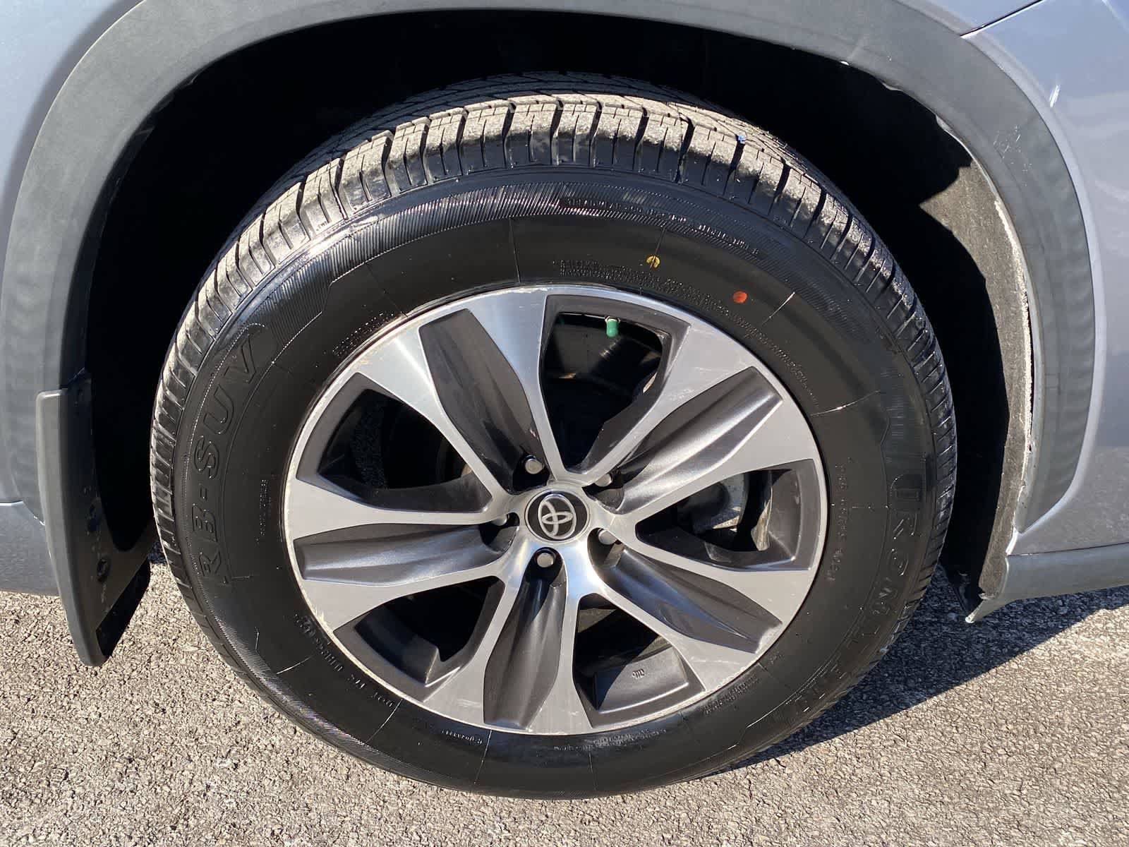 Thumbnail: 2021 Toyota Highlander - 27