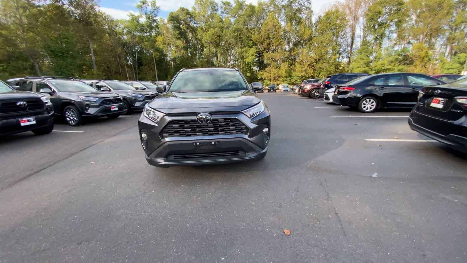 2020 Toyota RAV4 XLE photo 2
