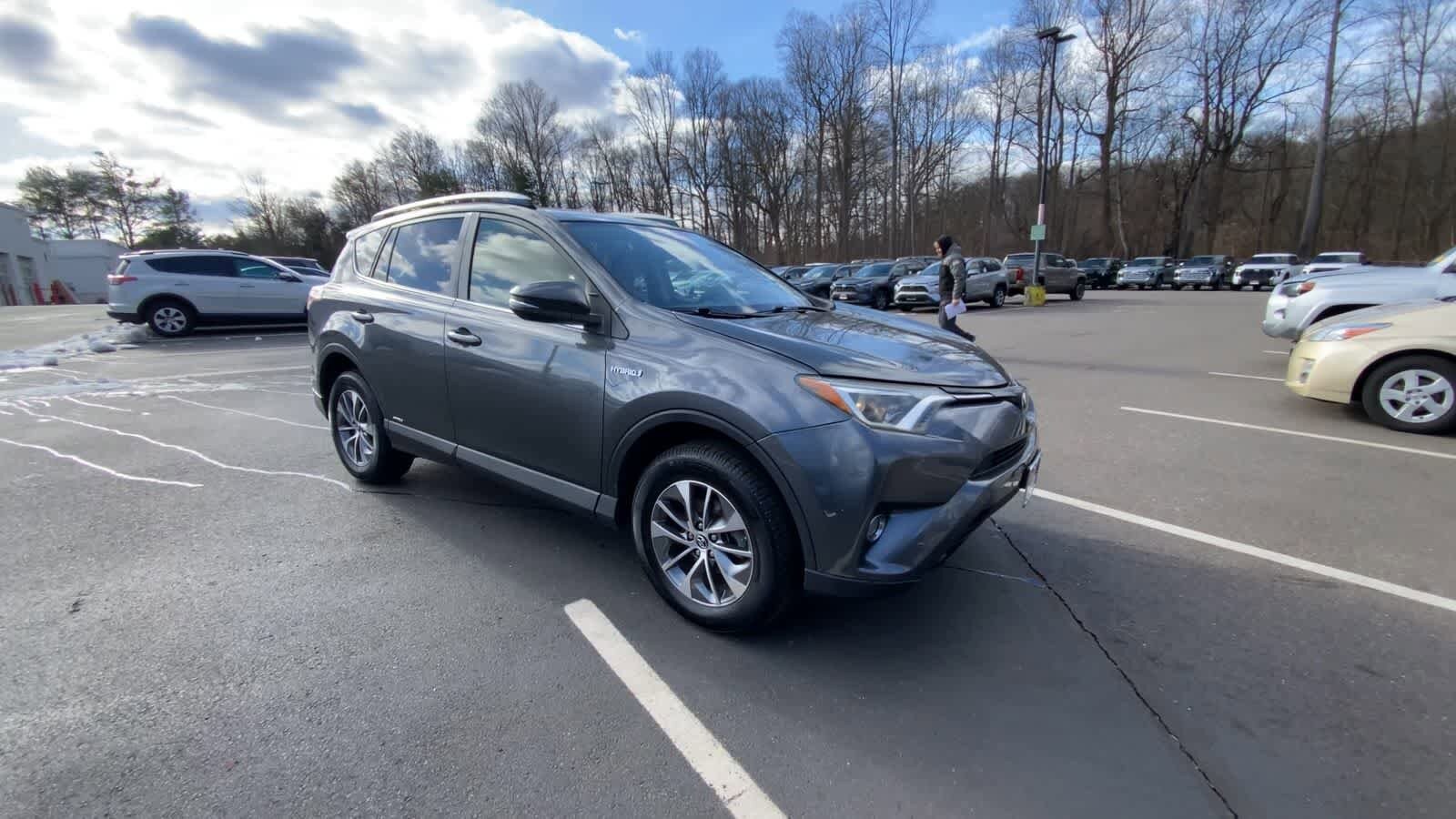 Thumbnail: 2016 Toyota RAV4 - 5