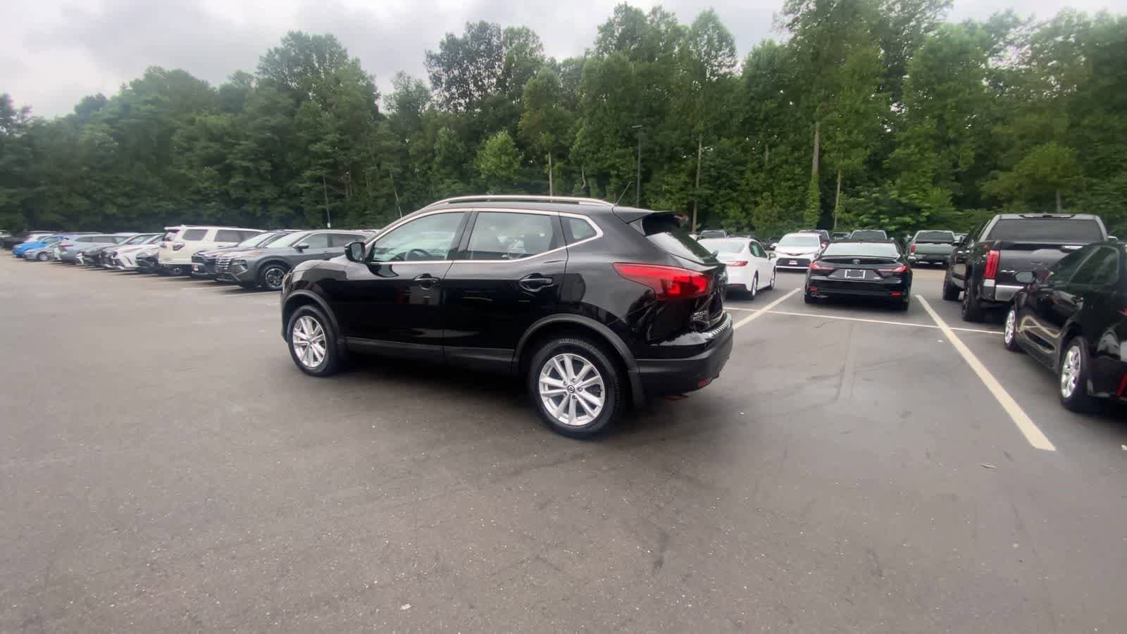 Thumbnail: 2019 Nissan Rogue Sport - 6