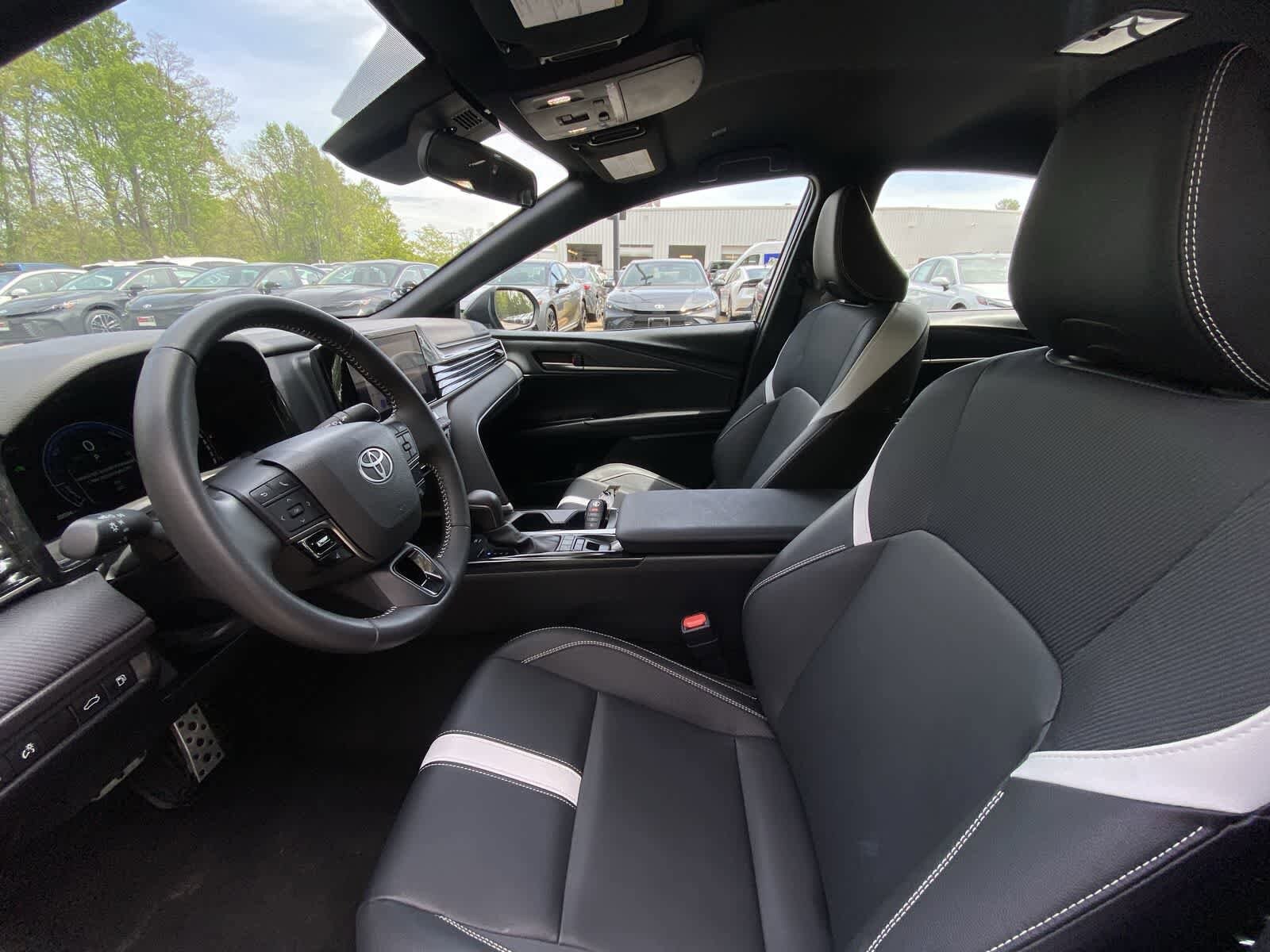 Thumbnail: 2025 Toyota Camry - 16