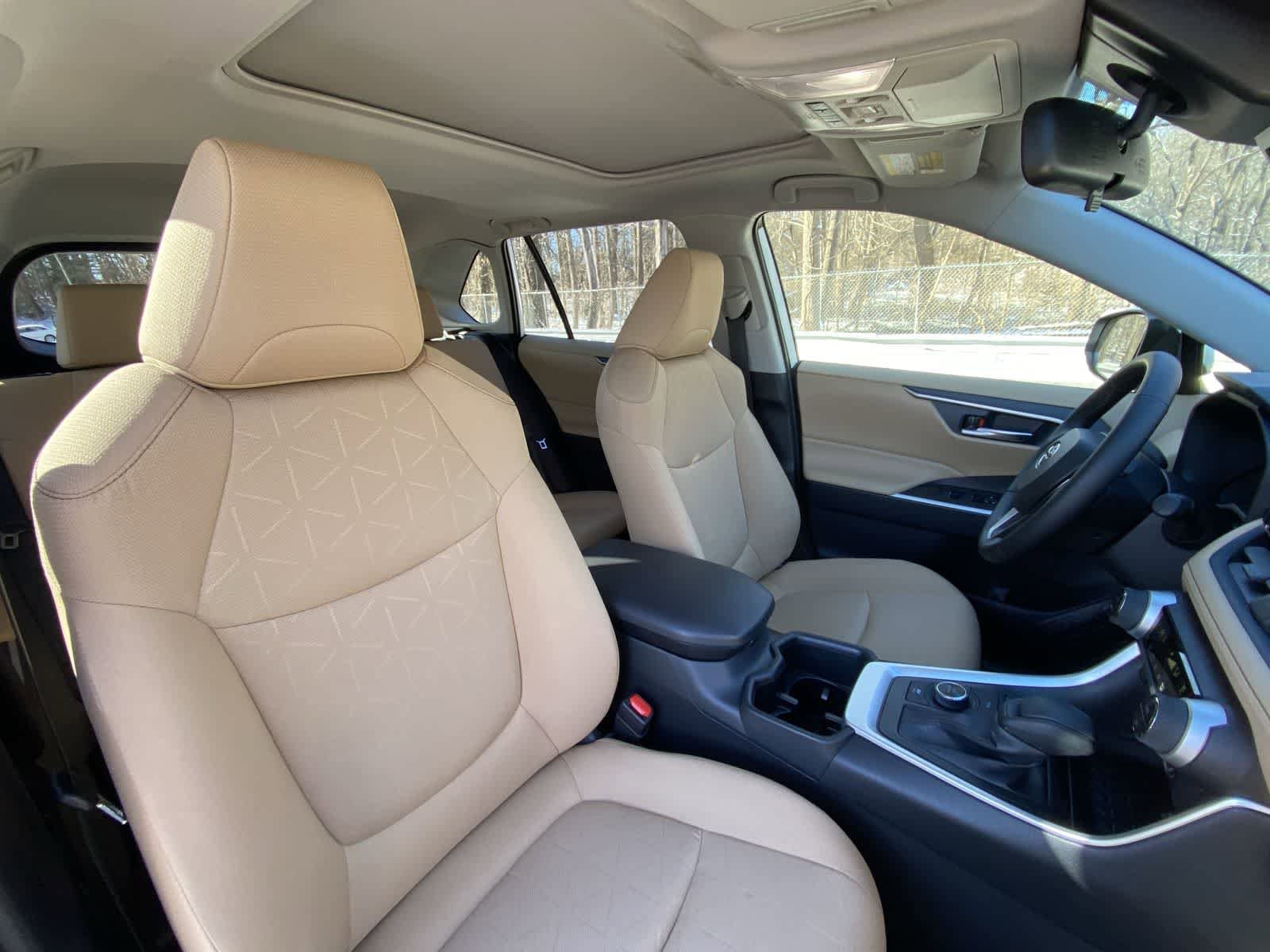 Thumbnail: 2025 Toyota RAV4 - 22