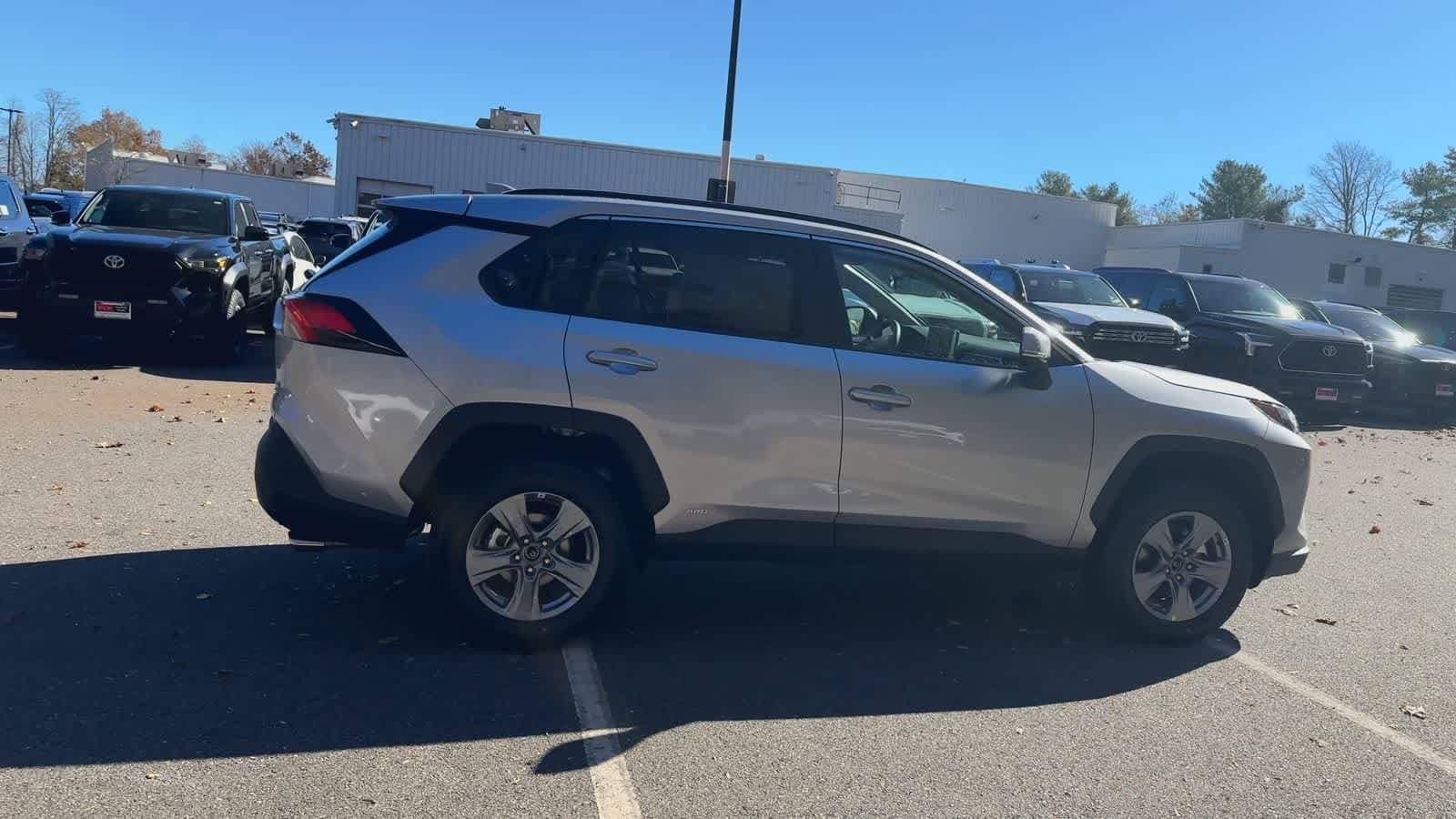 Thumbnail: 2025 Toyota RAV4 - 9