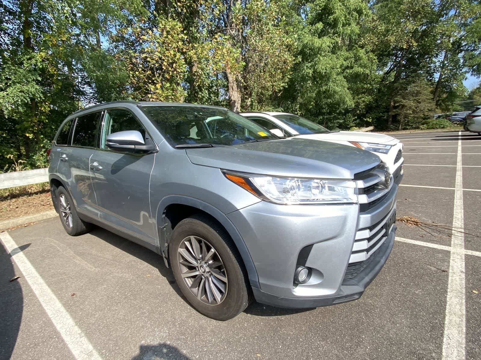 Thumbnail: 2019 Toyota Highlander - 3