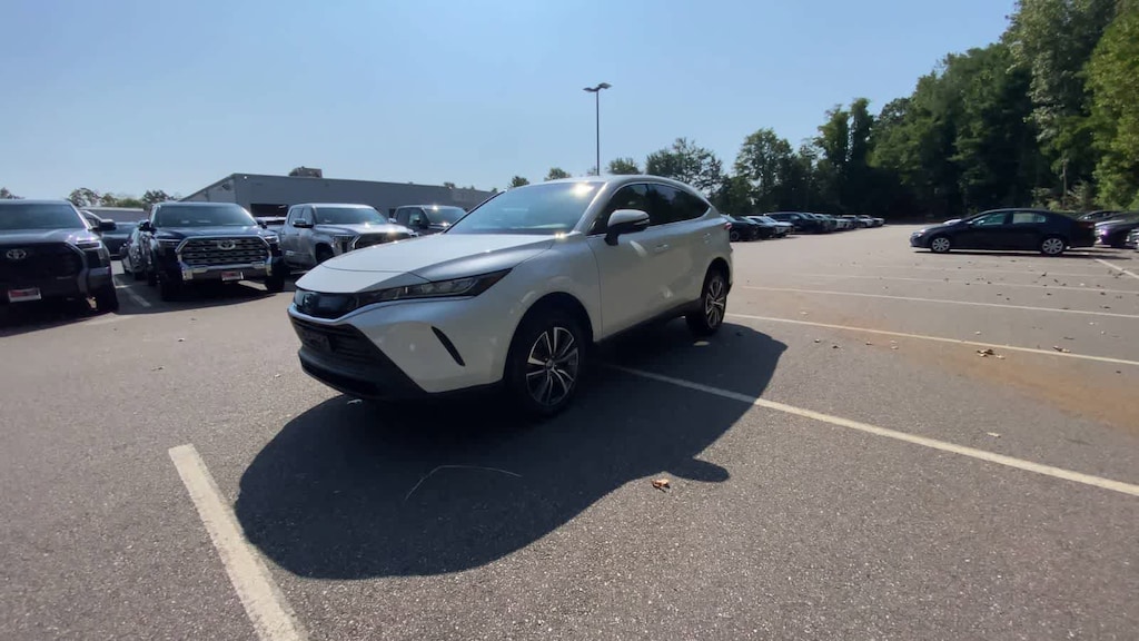 Used 2022 Toyota Venza LE SUV