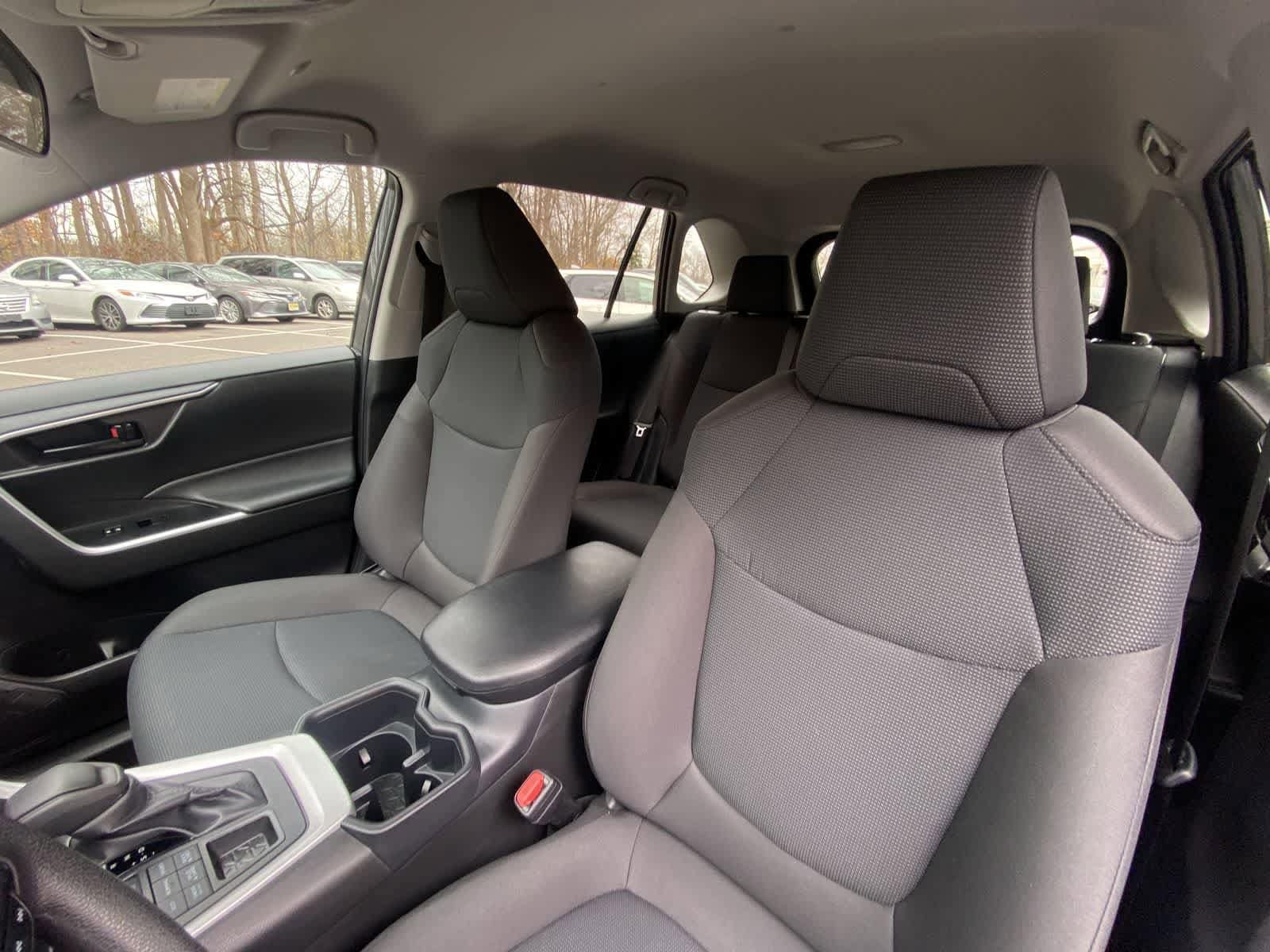 Thumbnail: 2025 Toyota RAV4 - 23