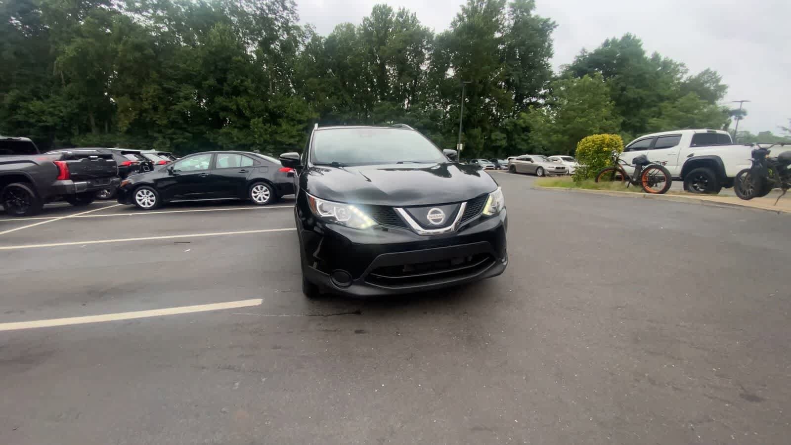 Thumbnail: 2019 Nissan Rogue Sport - 3