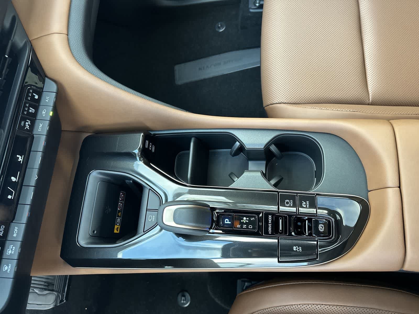 Thumbnail: 2025 Toyota Crown Signia - 22