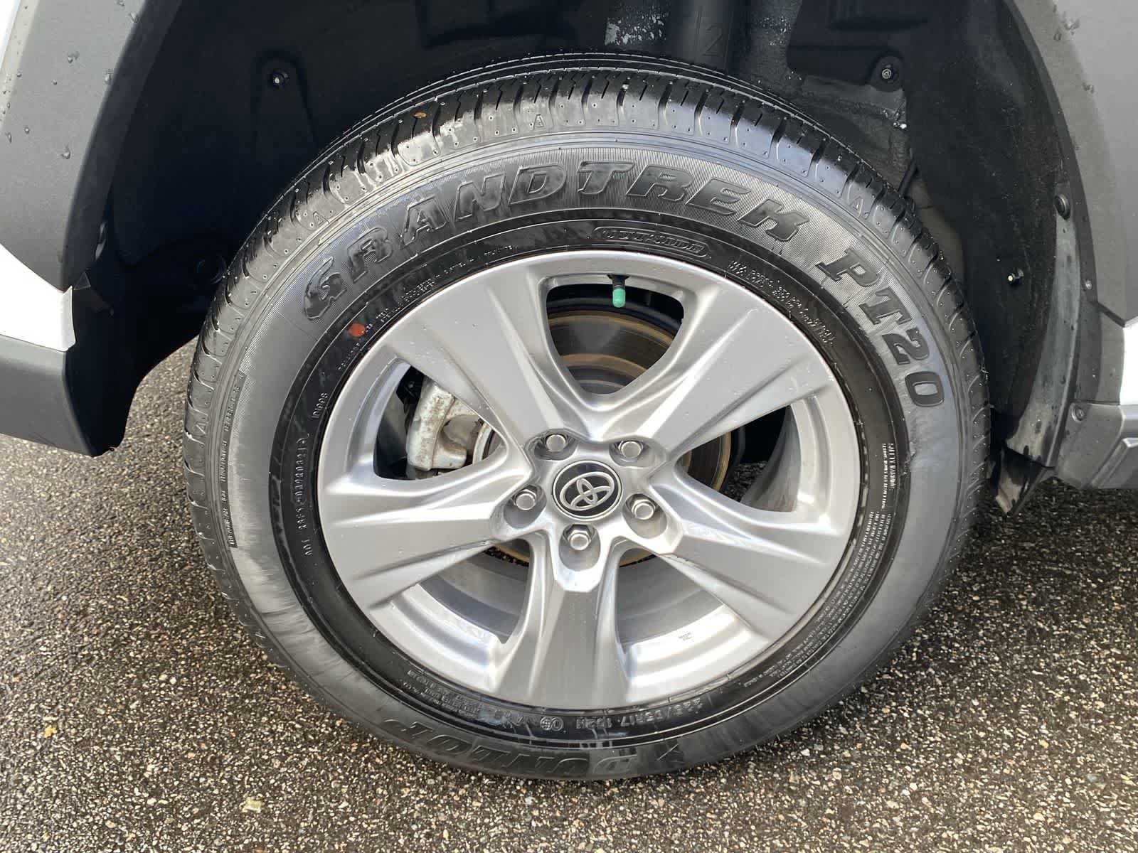 Thumbnail: 2024 Toyota RAV4 - 21