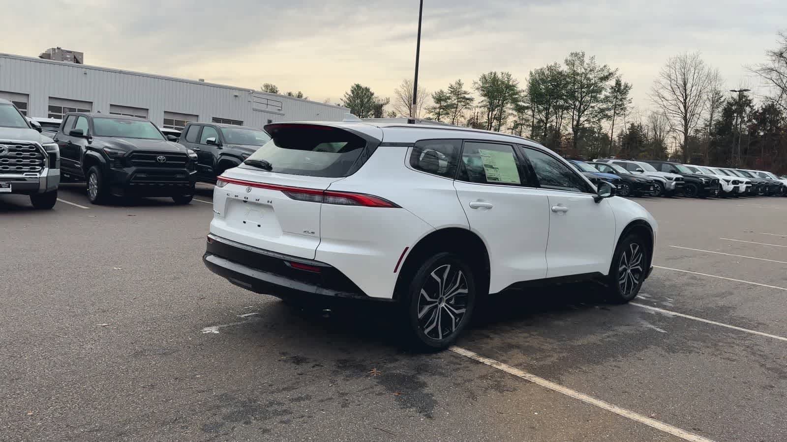 Thumbnail: 2025 Toyota Crown Signia - 8