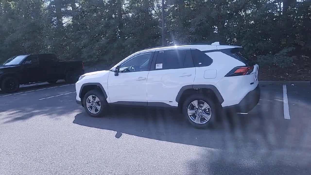 Thumbnail: 2025 Toyota RAV4 - 6