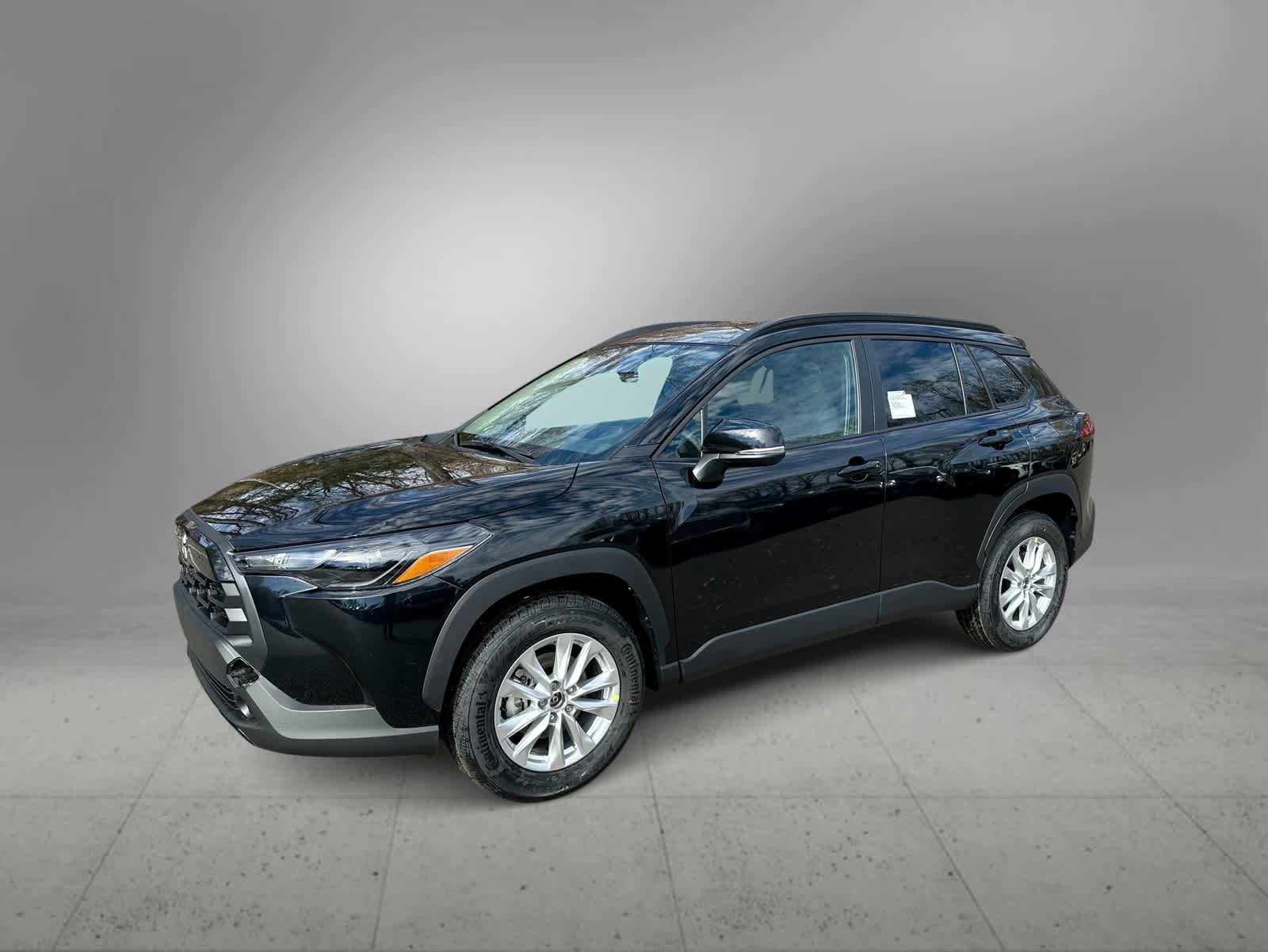 2026 Toyota Corolla Cross LE's photo