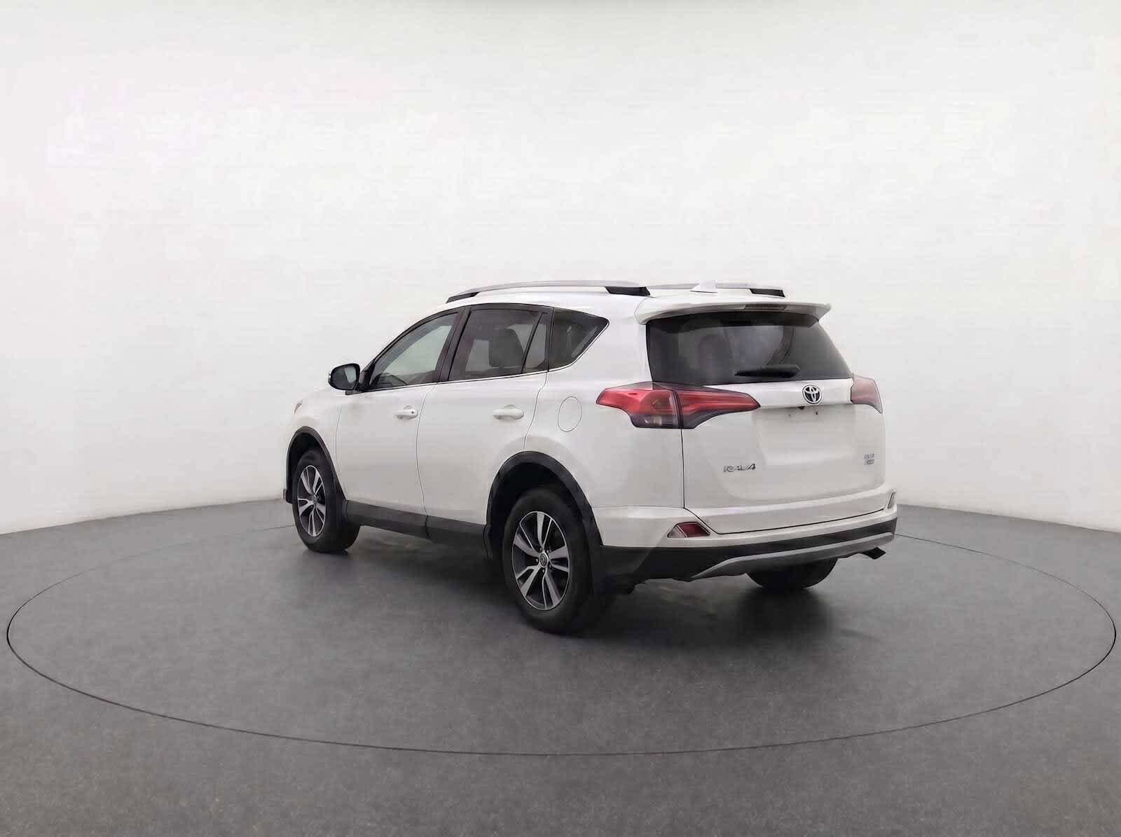 Thumbnail: 2016 Toyota RAV4 - 6