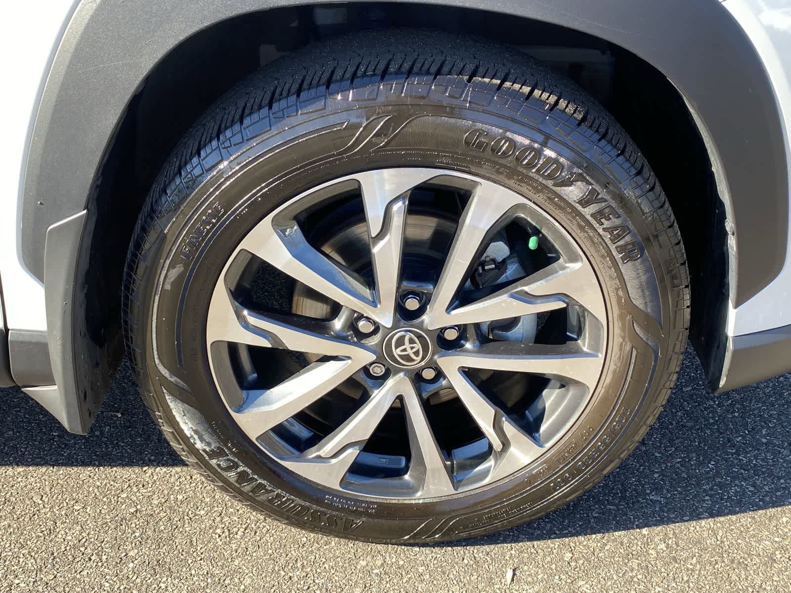 Thumbnail: 2023 Toyota Corolla Cross - 20