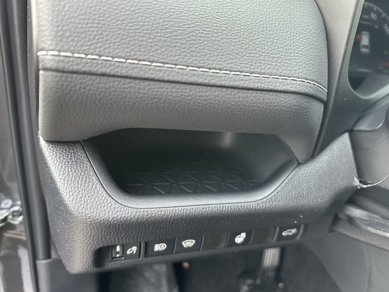 Thumbnail: 2025 Toyota RAV4 - 22