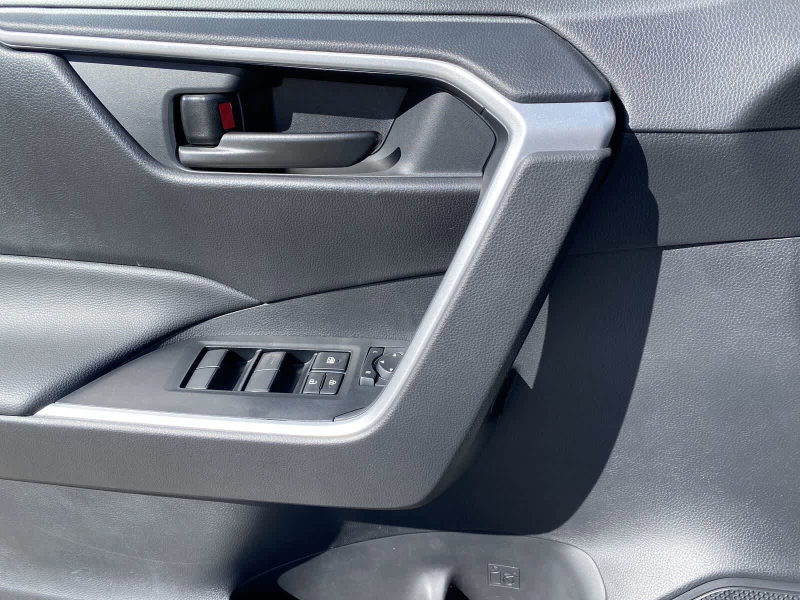 Thumbnail: 2025 Toyota RAV4 - 18