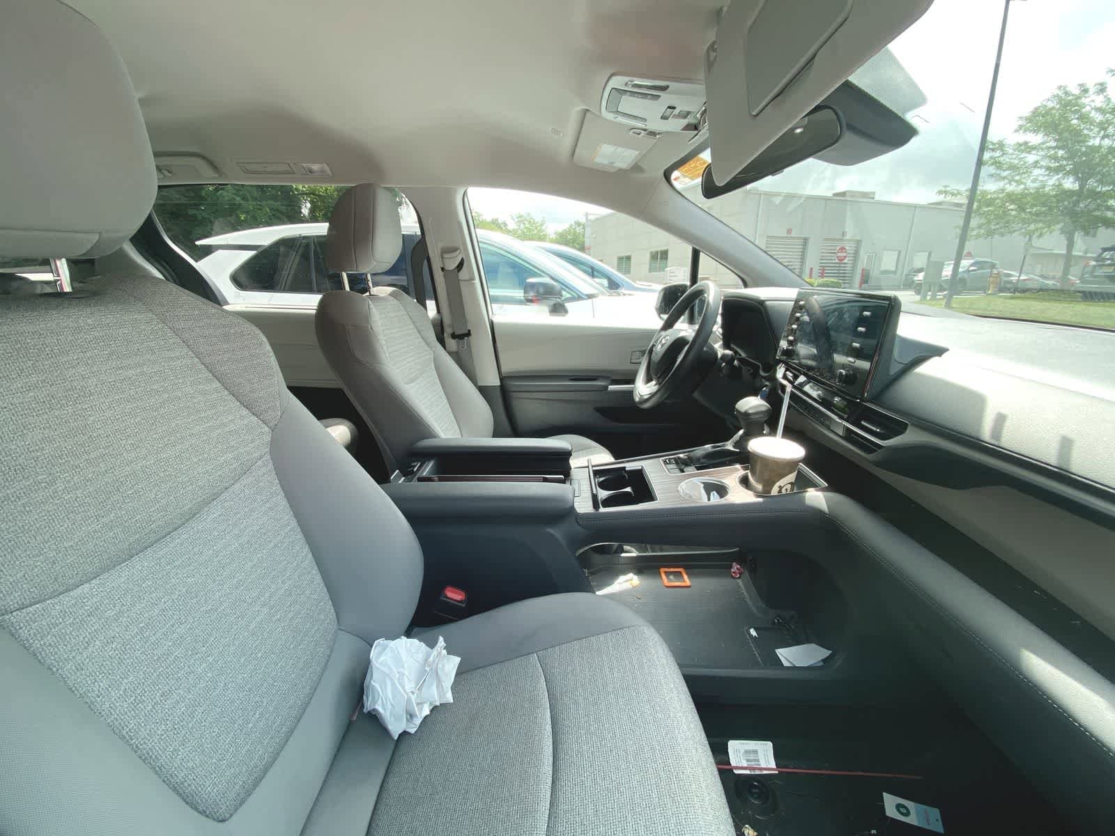Thumbnail: 2023 Toyota Sienna - 5