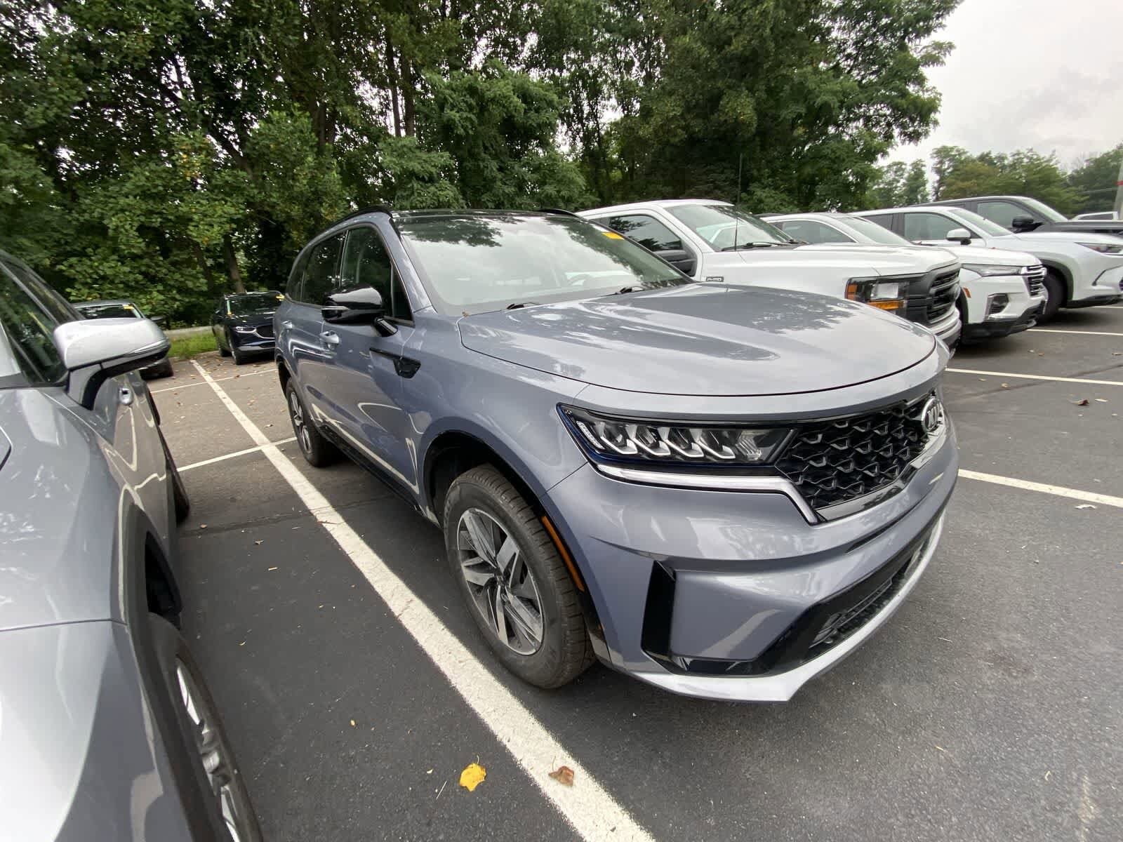 Thumbnail: 2021 Kia Sorento - 3