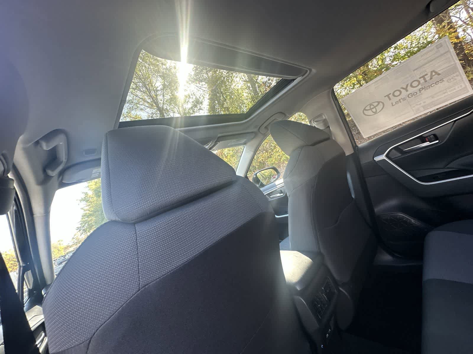 Thumbnail: 2025 Toyota RAV4 - 27