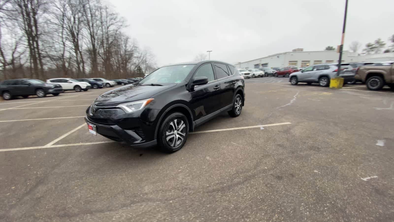 Thumbnail: 2018 Toyota RAV4 - 10