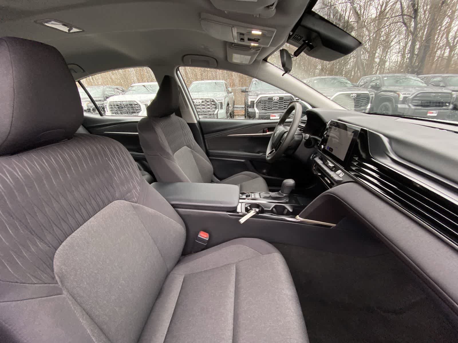 Thumbnail: 2025 Toyota Camry - 25