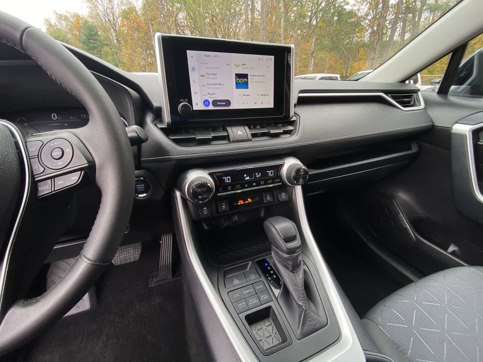 Thumbnail: 2025 Toyota RAV4 - 26