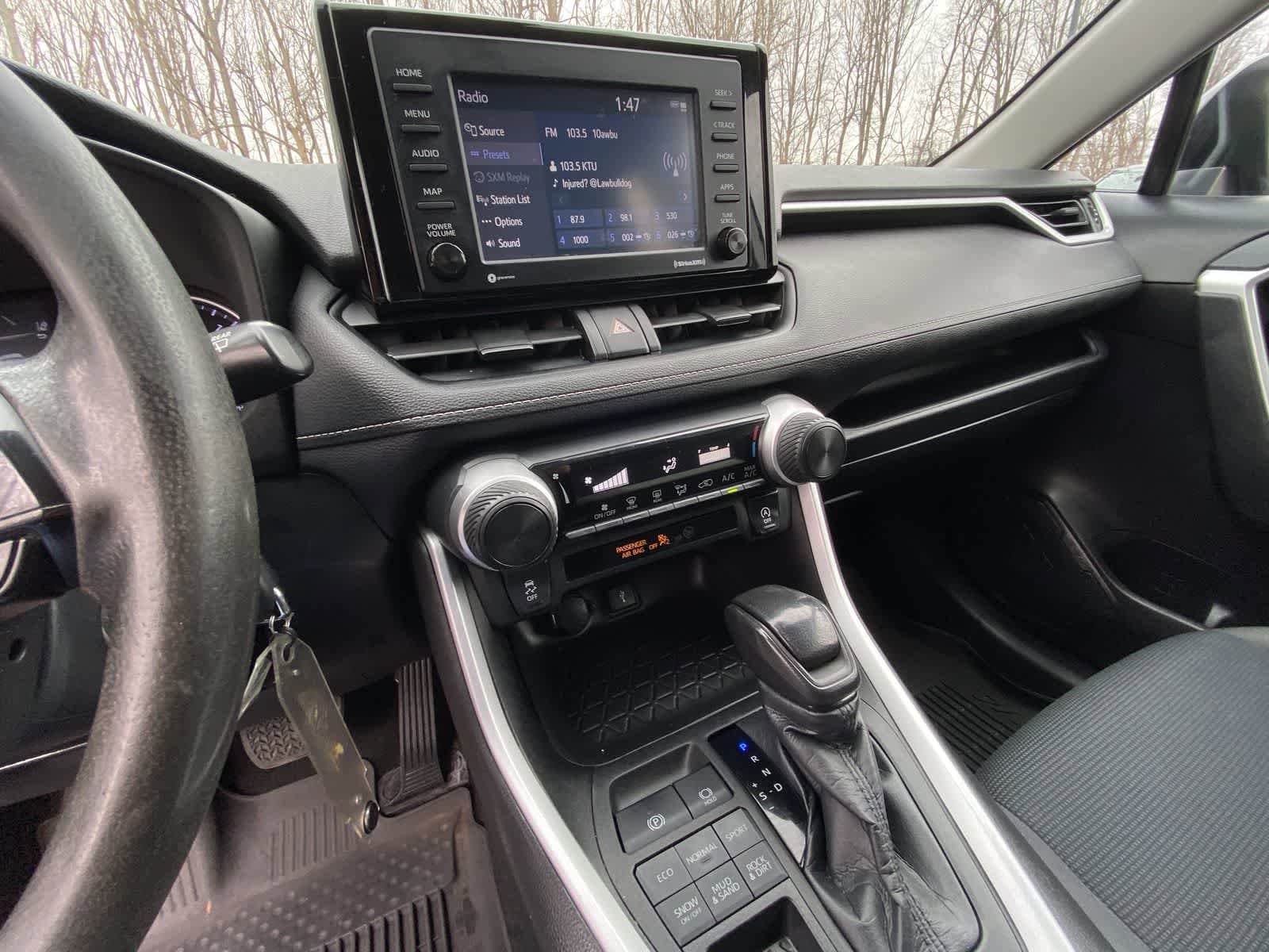 Thumbnail: 2021 Toyota RAV4 - 26