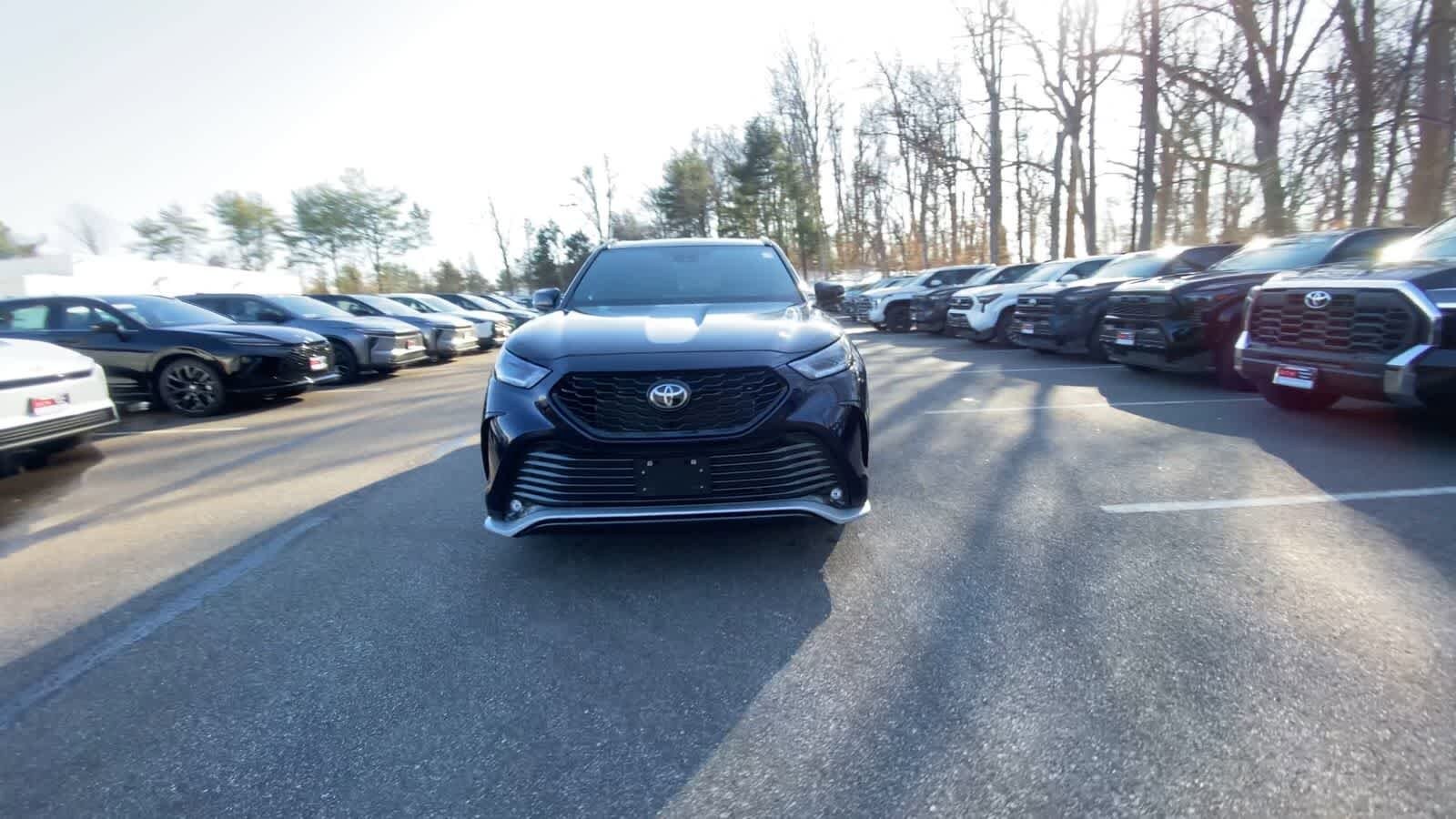 Thumbnail: 2025 Toyota Highlander - 6