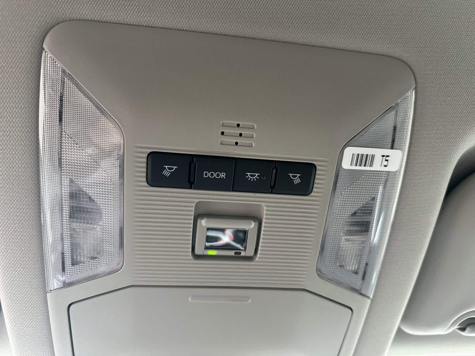 Thumbnail: 2025 Toyota RAV4 - 22