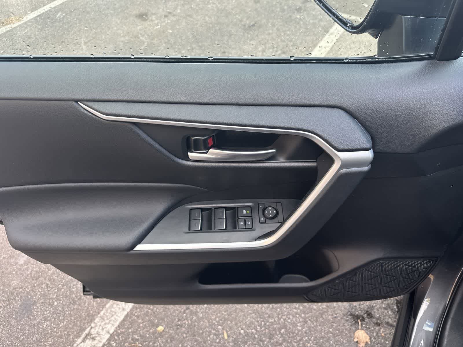 Thumbnail: 2025 Toyota RAV4 - 16