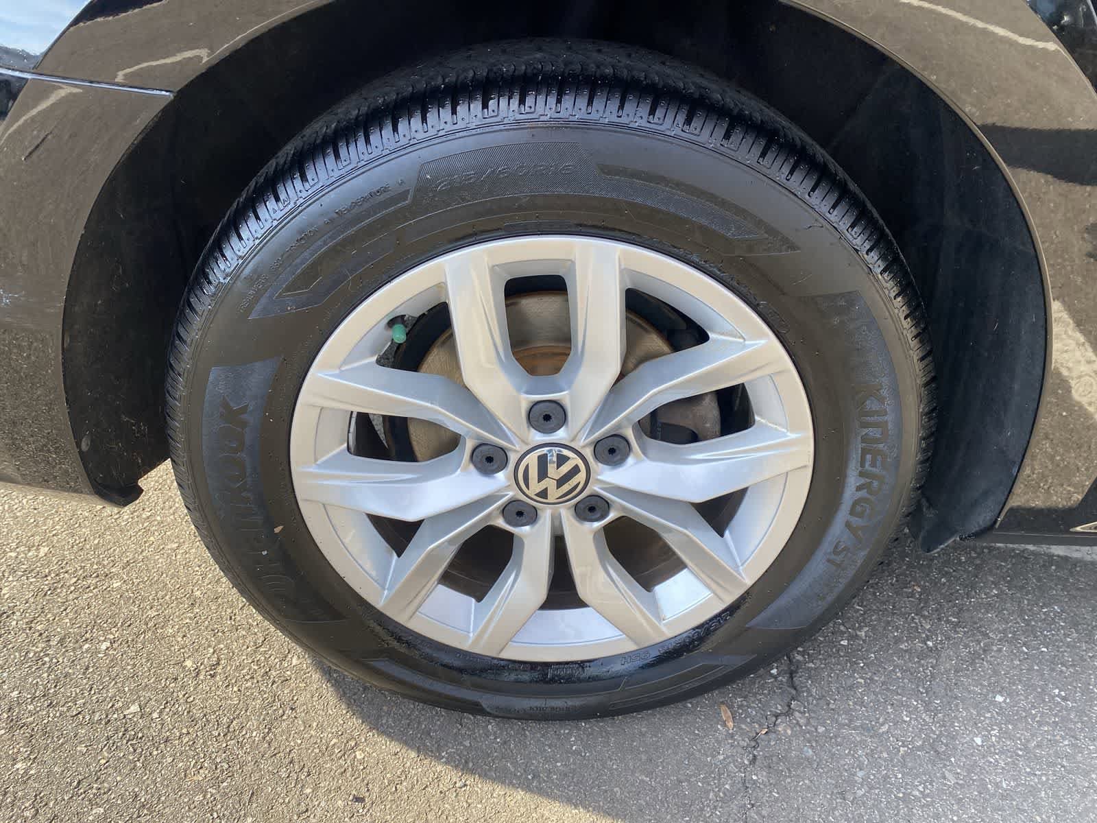 Thumbnail: 2016 Volkswagen Passat - 20