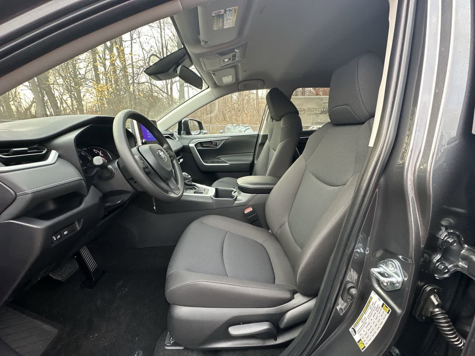 Thumbnail: 2025 Toyota RAV4 - 30