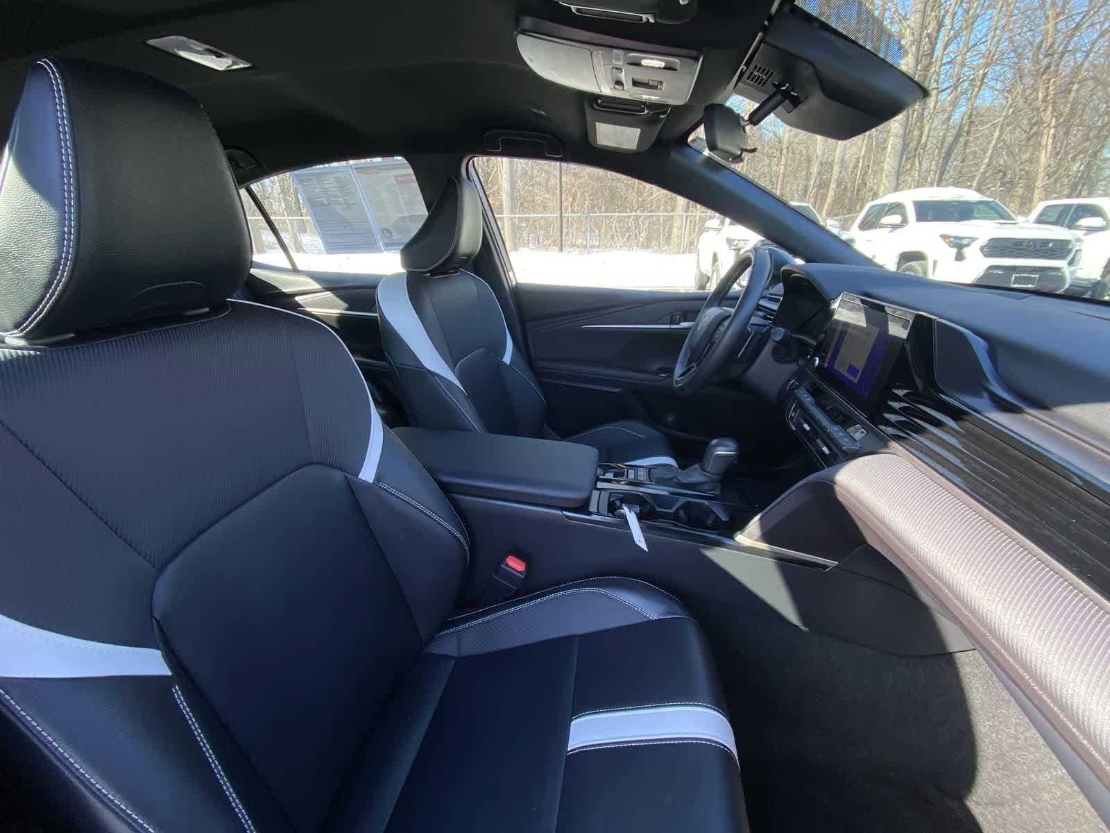 Thumbnail: 2025 Toyota Camry - 25