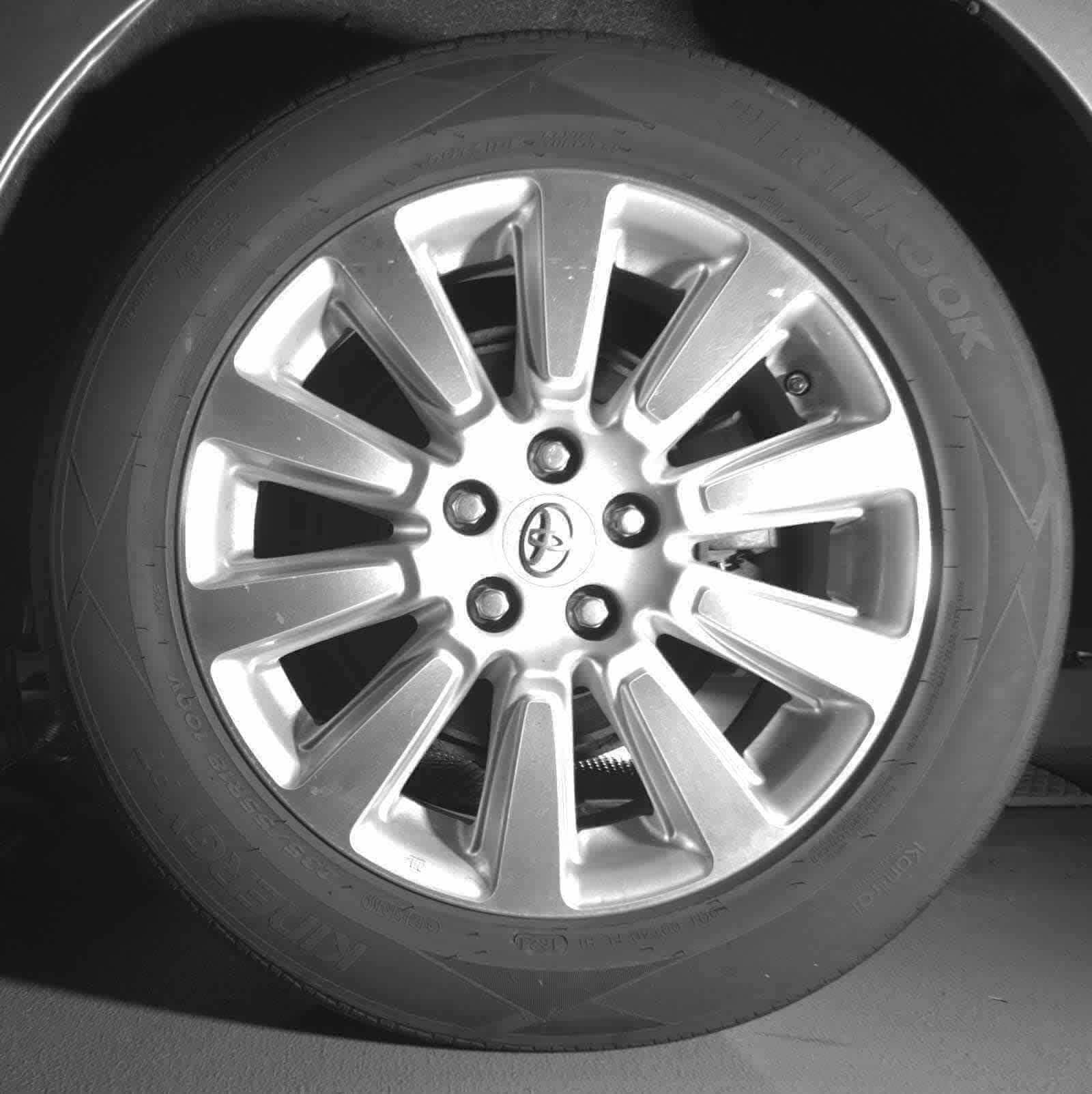 Thumbnail: 2013 Toyota Sienna - 9