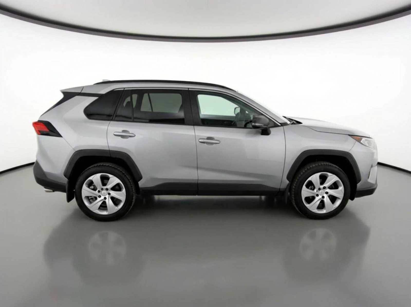 Thumbnail: 2021 Toyota RAV4 - 4